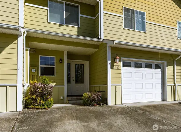 210 NE Melrose Drive, Oak Harbor, WA 98277