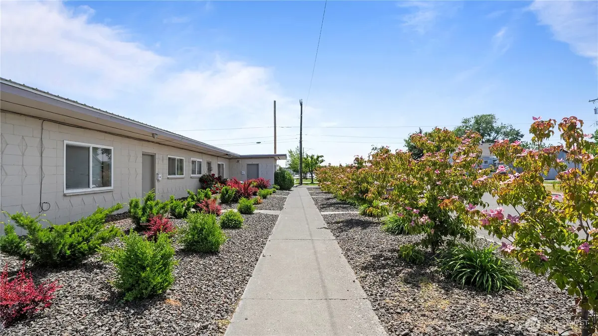 124 W Shoshone Street, Pasco, WA 99301 - #1