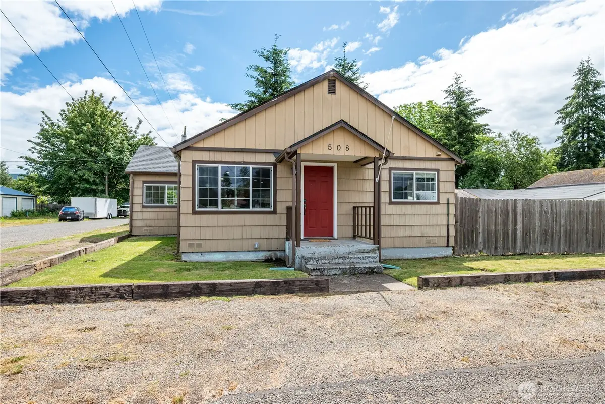 508 4th Avenue Sw, Castle Rock, WA 98611 - #1