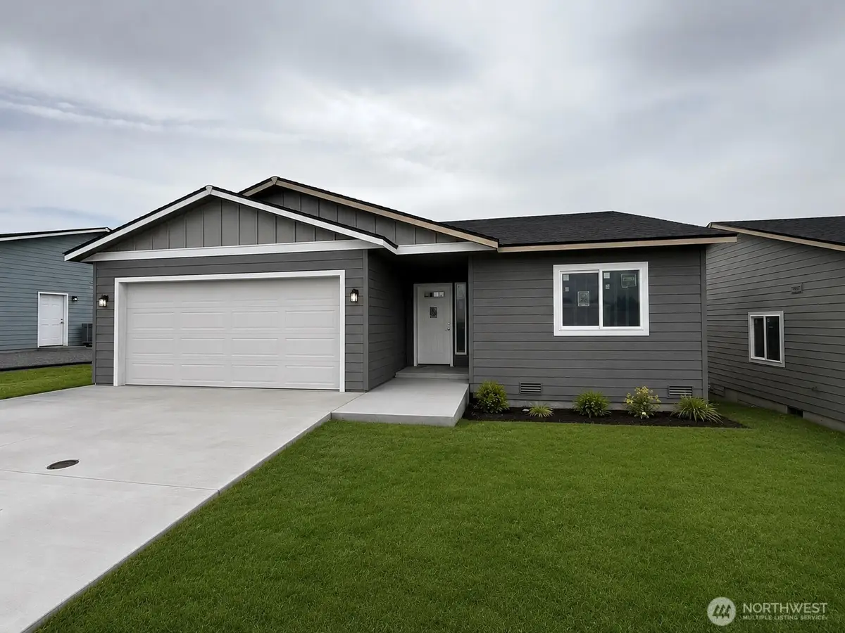 1594 6th Street Se, East Wenatchee, WA 98802 - #1