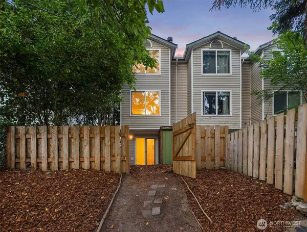 3222 21st Avenue W #A, Seattle, WA 98199