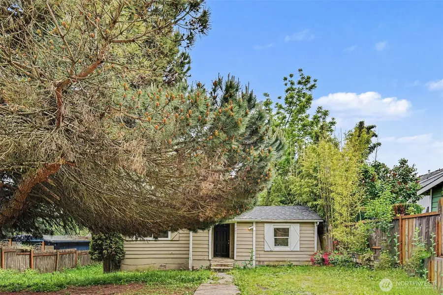 1207 SW Cambridge Street, Seattle, WA 98106 - #2