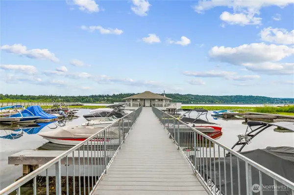 17310 NE 45th Street #118, Redmond, WA 98052