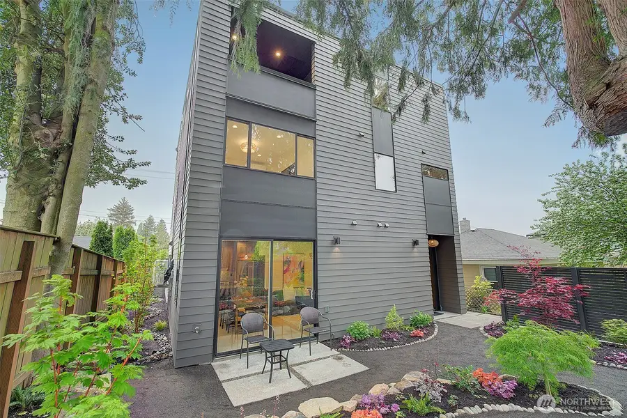 7912 34th Avenue Sw, Seattle, WA 98126 - #2