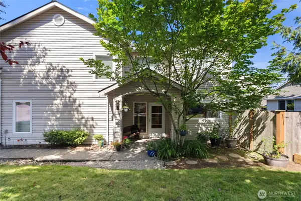 8917 Meridian Place Ne #D102, Lake Stevens, WA 98258