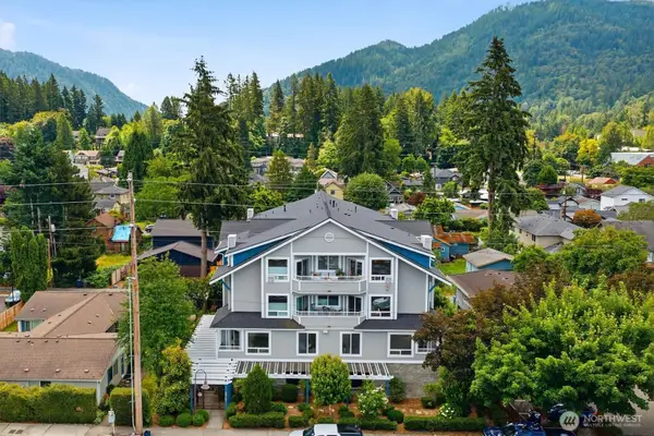 275 E Sunset Way #1A, Issaquah, WA 98027