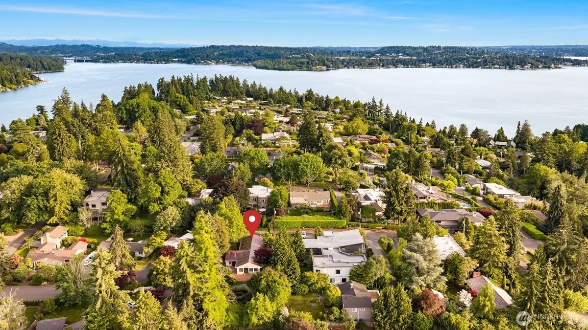 804 84th Avenue Ne, Medina, WA 98039 - #1