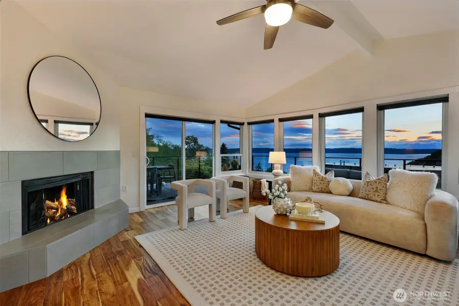 10960 39th Avenue Sw, Seattle, WA 98146 - #2