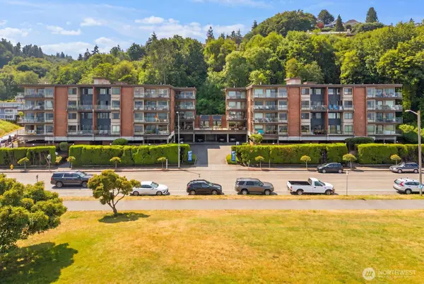 1727 Harbor Avenue Sw #N401, Seattle, WA 98126