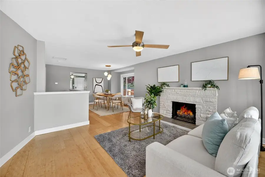 9056 37th Avenue Sw, Seattle, WA 98126 - #3