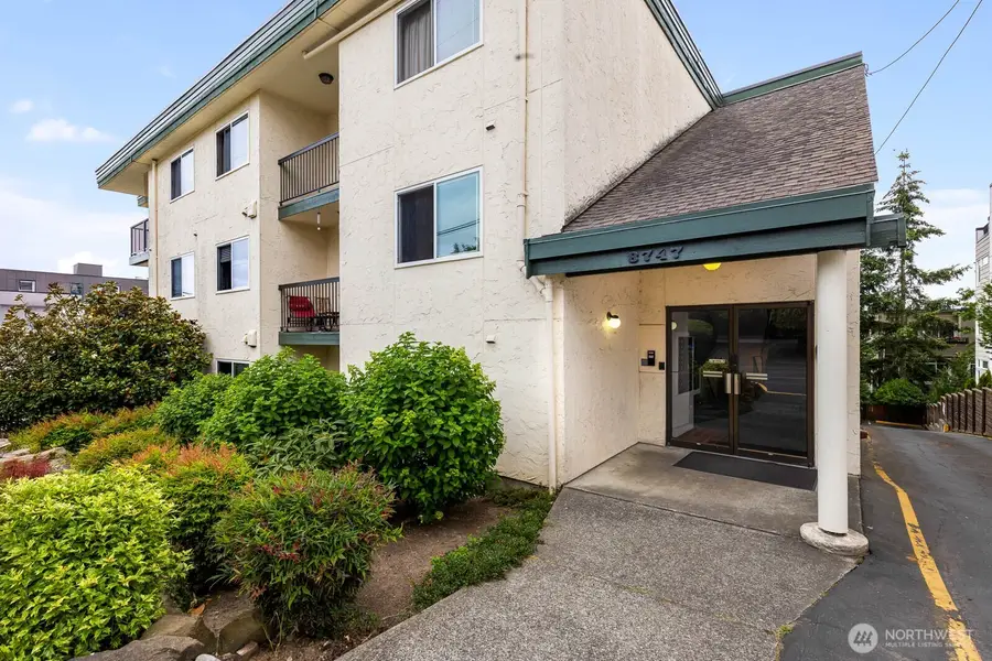 8747 Phinney Avenue N #7, Seattle, WA 98103 - #2
