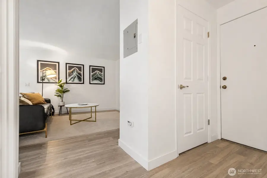 8747 Phinney Avenue N #7, Seattle, WA 98103 - #3