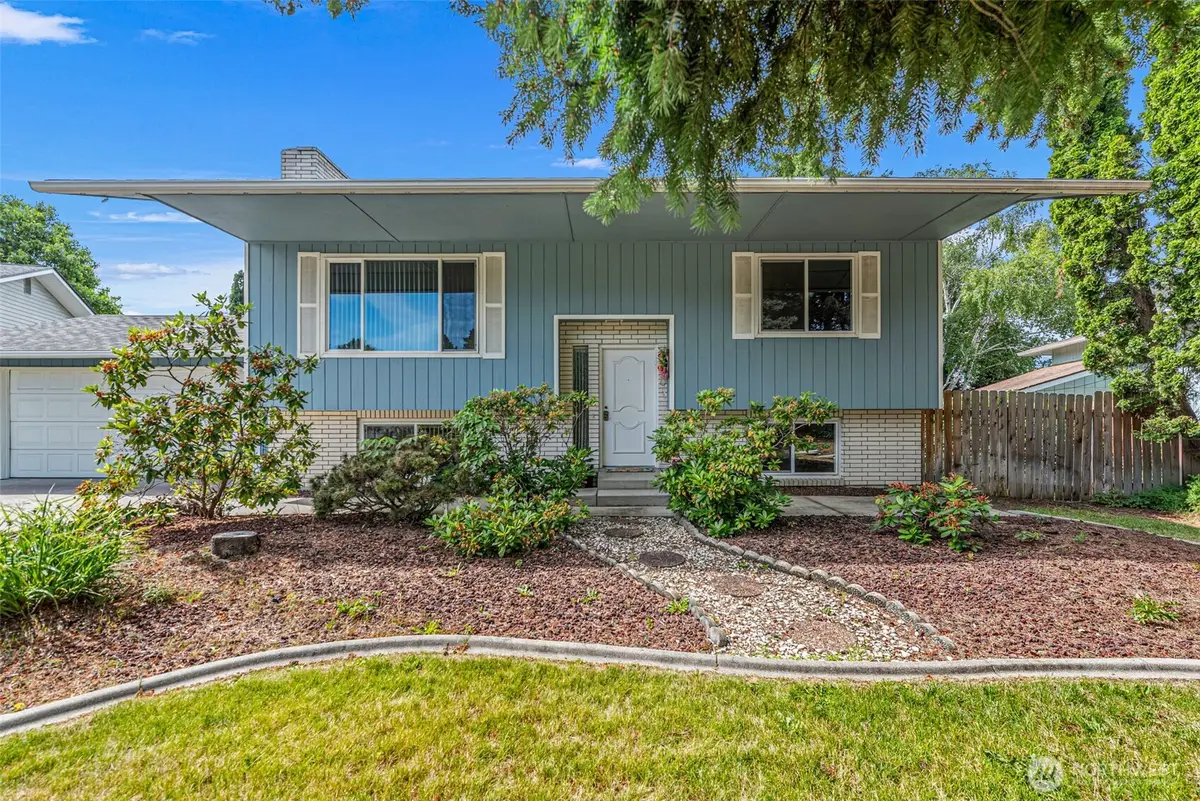 720 11th Street Ne, East Wenatchee, WA 98802 - #1