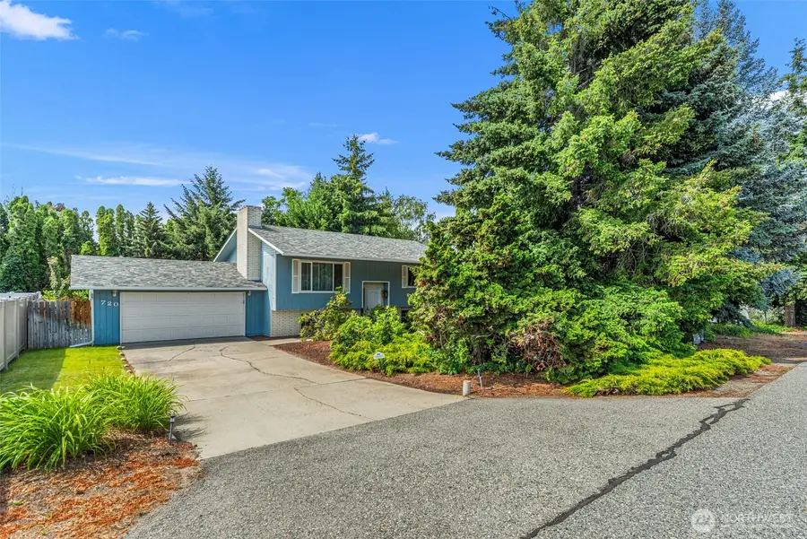 720 11th Street Ne, East Wenatchee, WA 98802 - #2