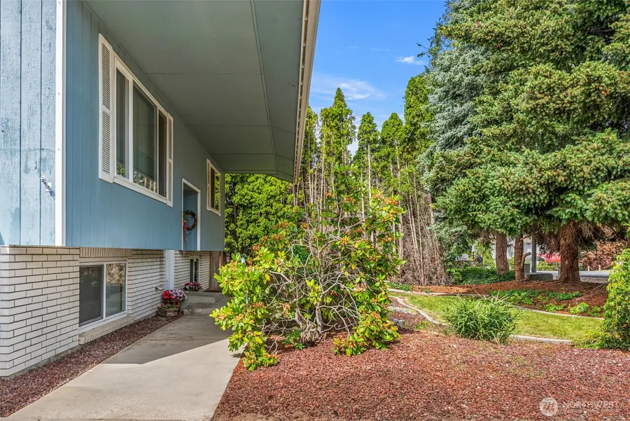720 11th Street Ne, East Wenatchee, WA 98802 - #3