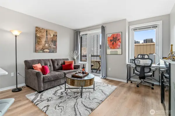 2721 1st Avenue #809, Seattle, WA 98121