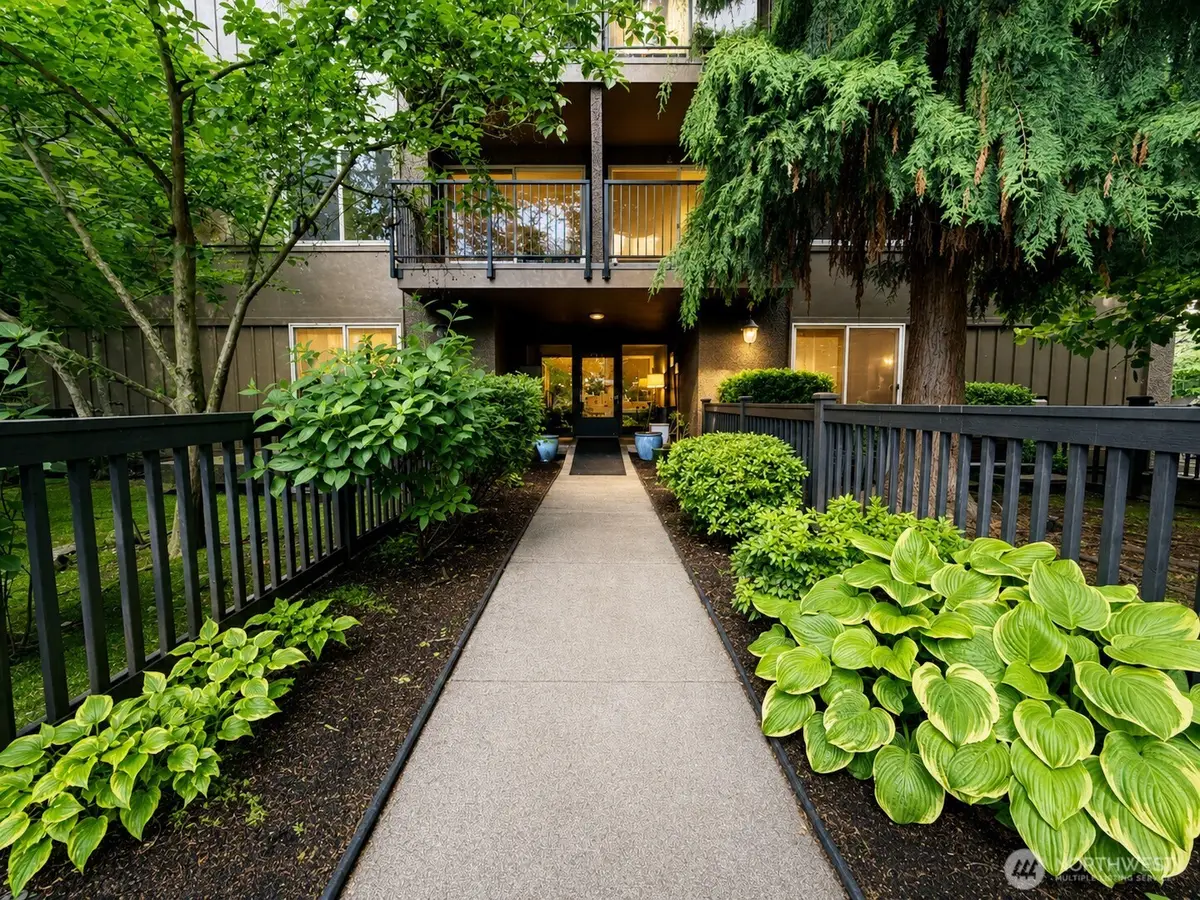 731 Broadway E #301, Seattle, WA 98102 - #1
