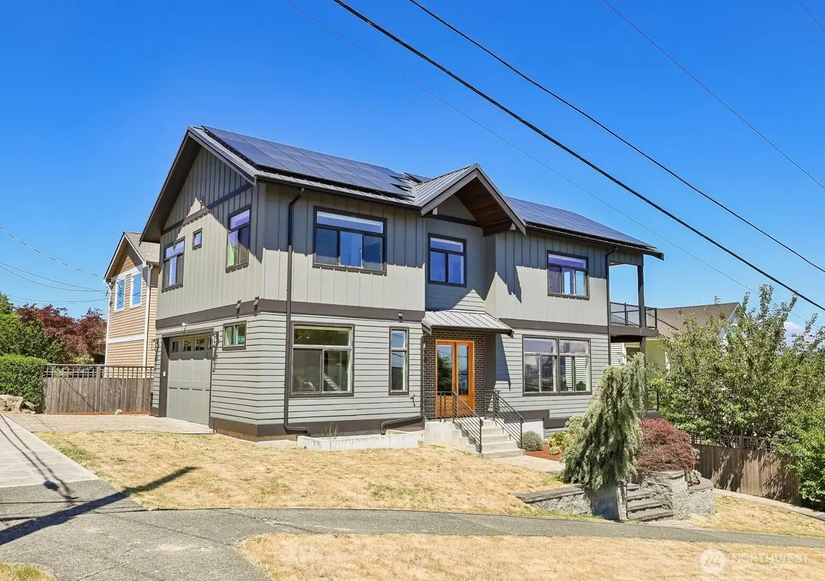 2460 W Lynn Street, Seattle, WA 98199 - #1
