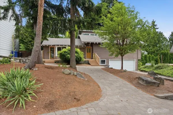 5466 NE 200th Place, Lake Forest Park, WA 98155