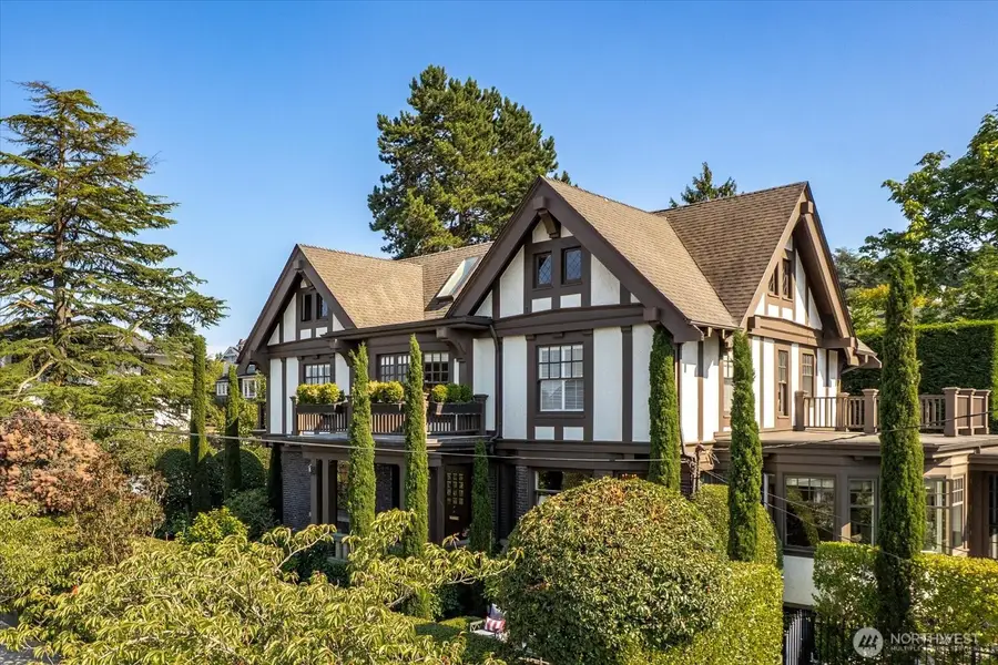 1215 E Lynn Street, Seattle, WA 98012 - #2