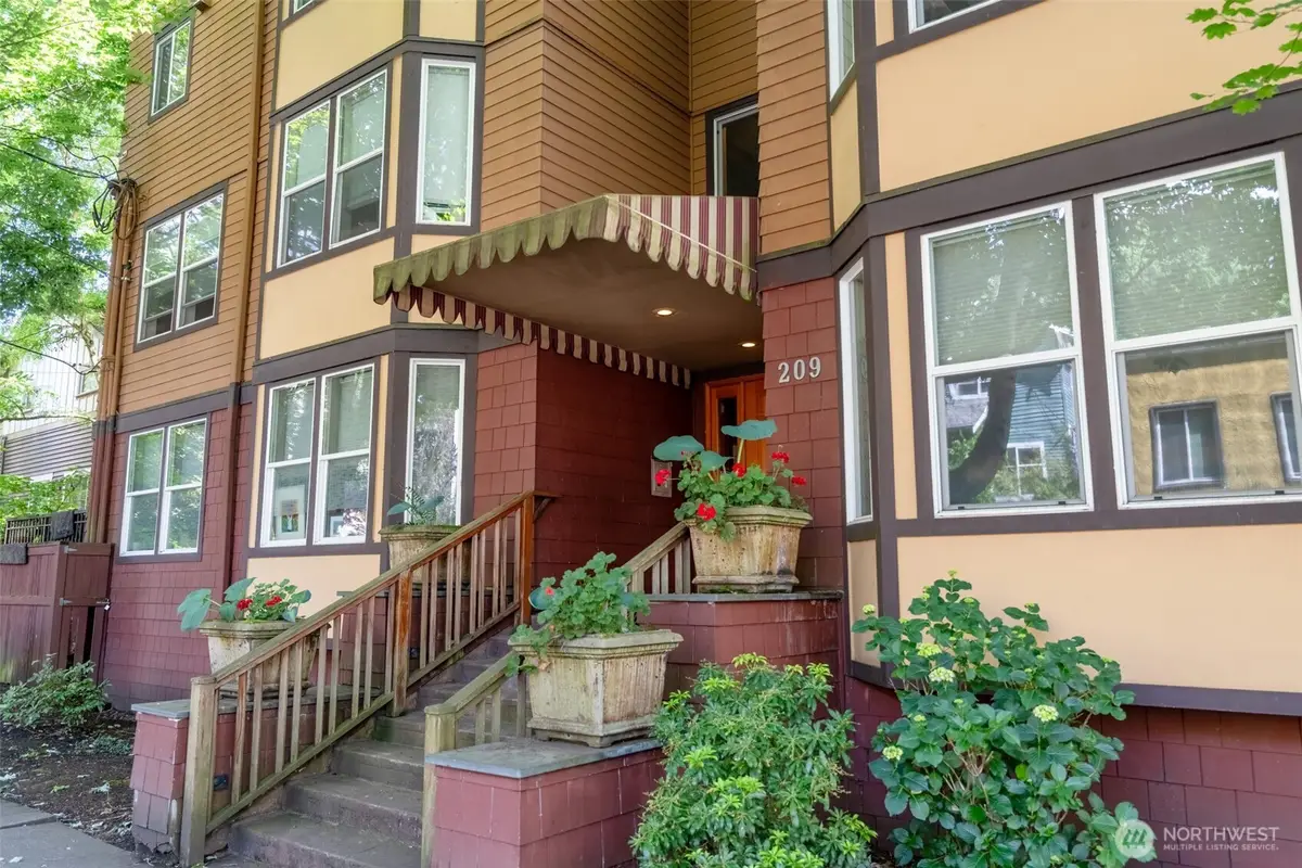 209 N 39th Street #304, Seattle, WA 98103 - #1