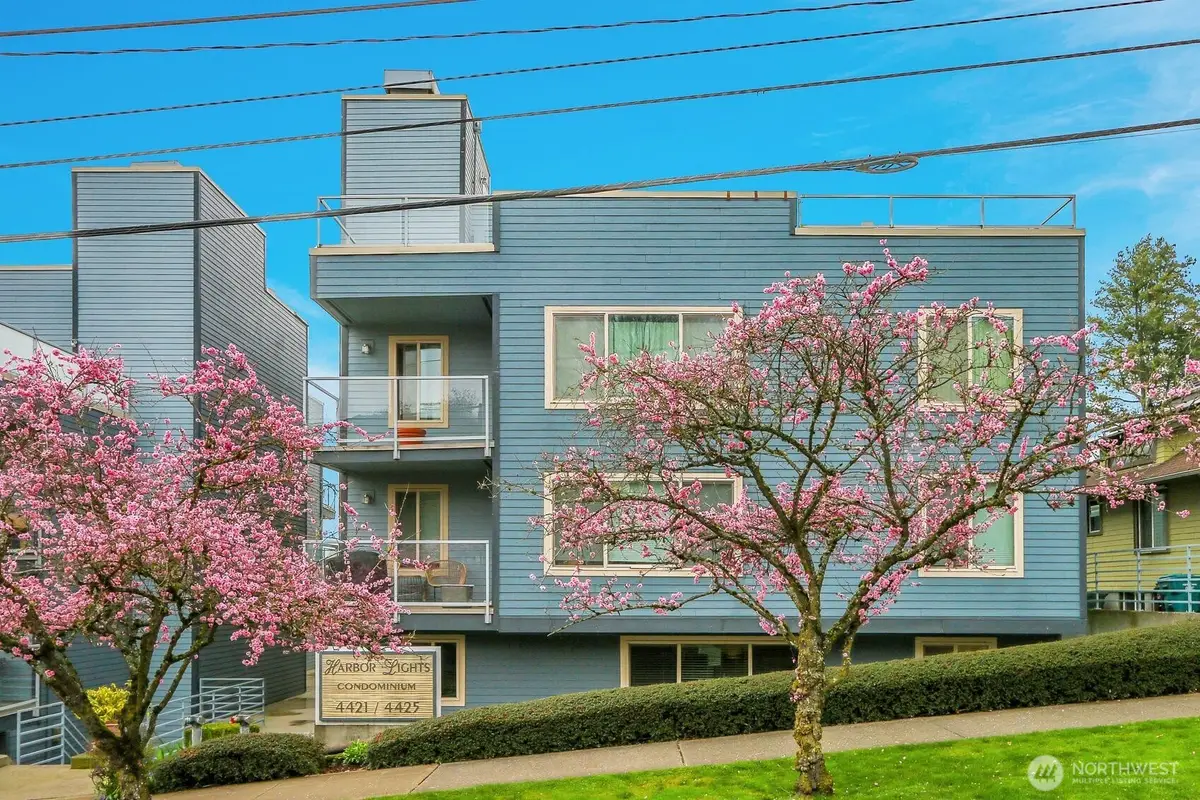 4425 Greenwood Avenue N #105, Seattle, WA 98103 - #1
