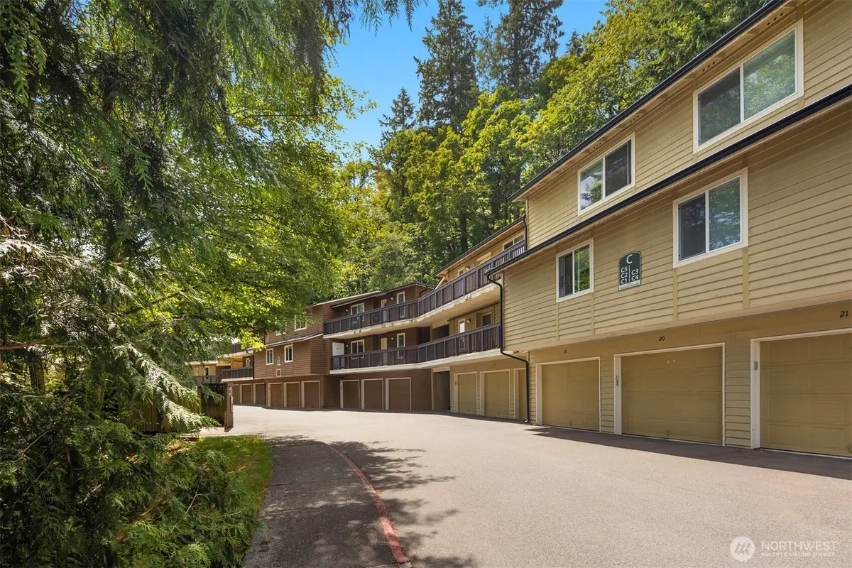 515 Newport Way Nw #B3, Issaquah, WA 98027 - #1