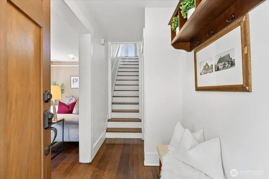 1601 10th Avenue W, Seattle, WA 98119 - #2