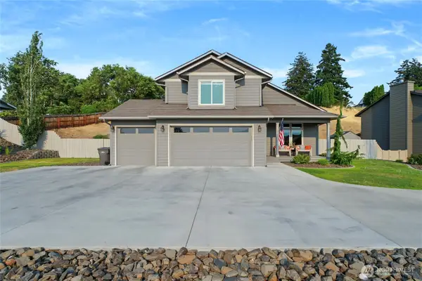 3143 NW Delcon Court, East Wenatchee, WA 98802