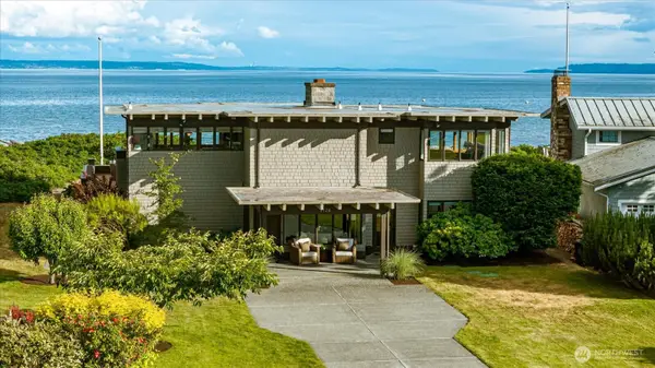 2126 Shore Avenue, Freeland, WA 98249