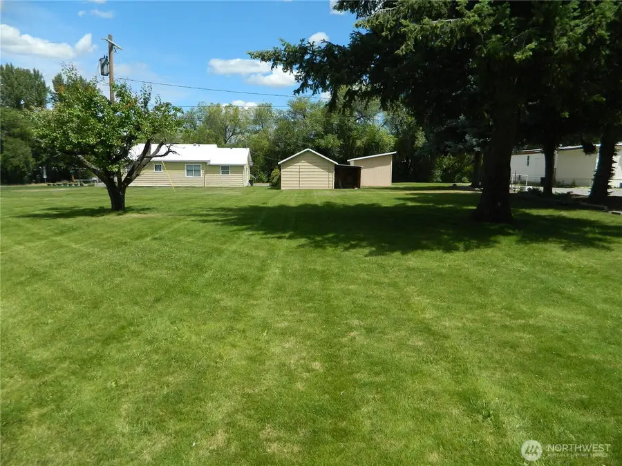 34 Bonaparte Avenue, Tonasket, WA 98855 - #3