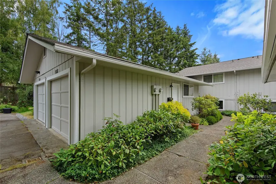 1090 Ihland Place Ne, Bainbridge Island, WA 98110 - #3