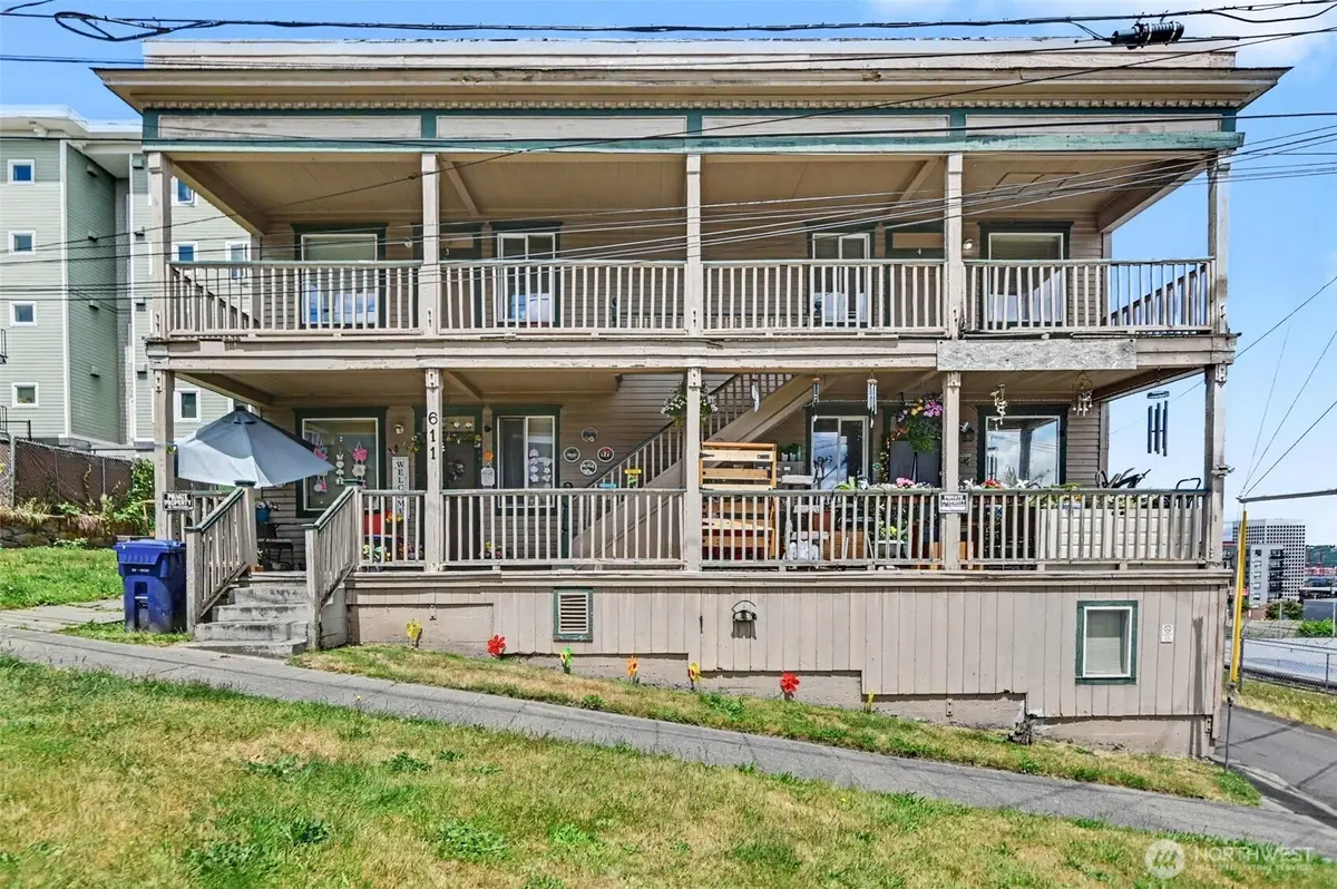 611 S 18th Street, Tacoma, WA 98405 - #1