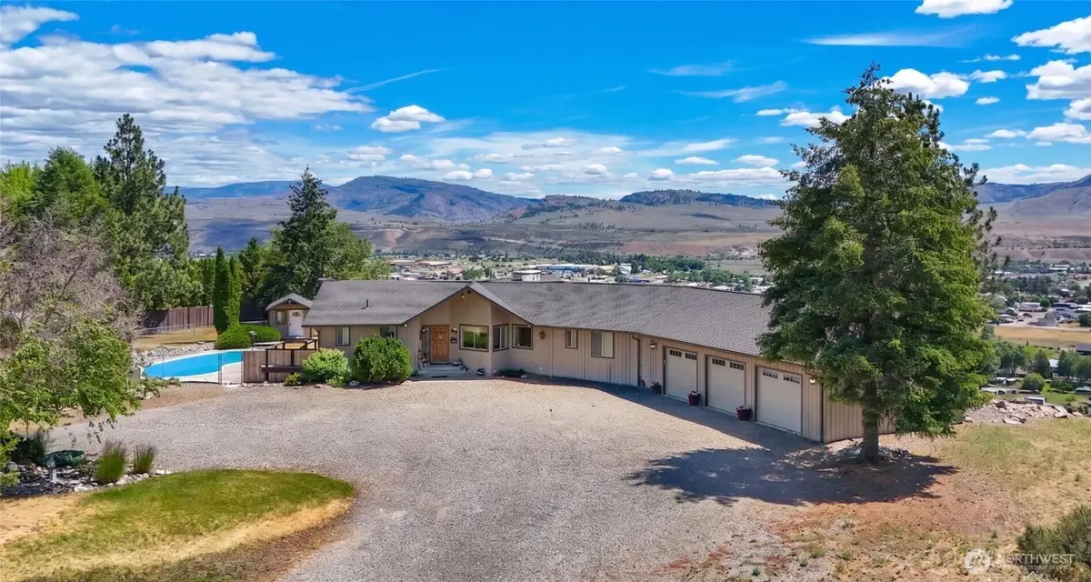 32 Valley View Rd Road, Omak, WA 98841 - #1