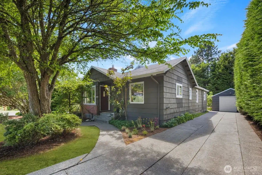 11205 Phinney Avenue N, Seattle, WA 98133 - #2