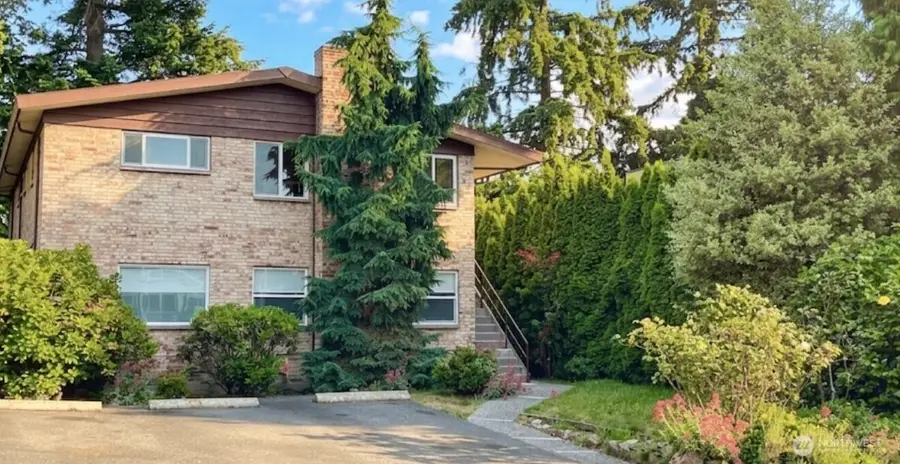6746 24th Avenue Nw, Seattle, WA 98117 - #2