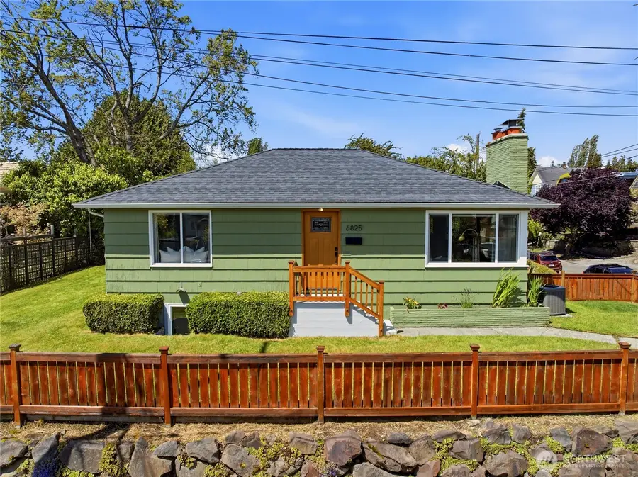 6825 Linden Avenue N, Seattle, WA 98103 - #2