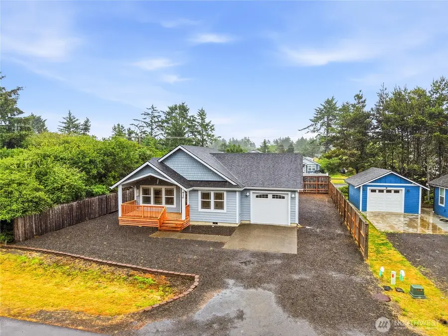410 Ensign Avenue Nw, Ocean Shores, WA 98569 - #2