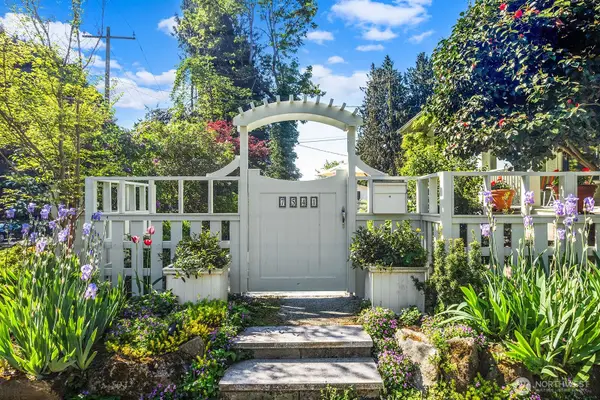 7541 Seward Park Avenue S, Seattle, WA 98118