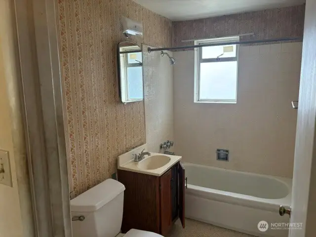 741 N 128th Street, Seattle, WA 98133 - #3