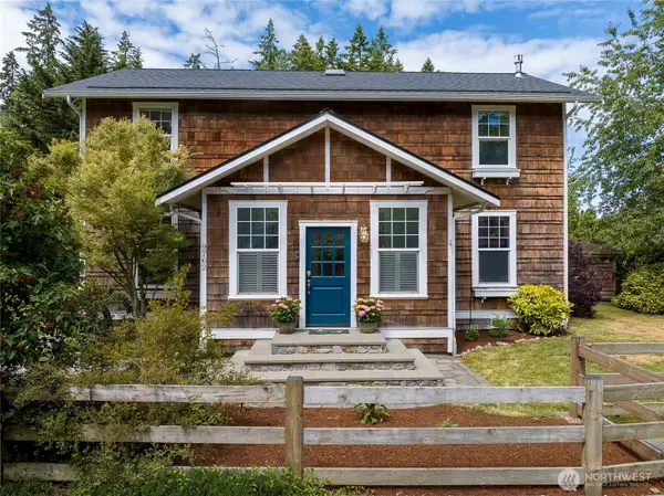 9762 NE Pine Street, Bainbridge Island, WA 98110