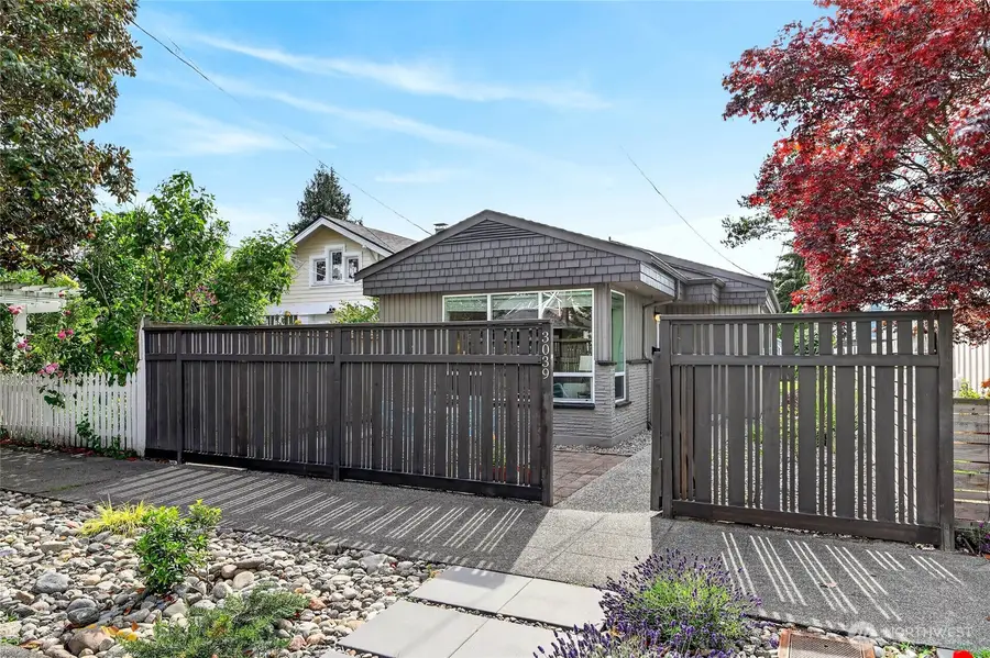 3039 61st Avenue Sw, Seattle, WA 98116 - #2