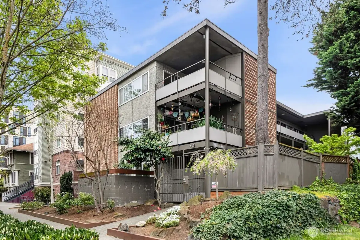 1818 Harvard Avenue, Seattle, WA 98122 - #1