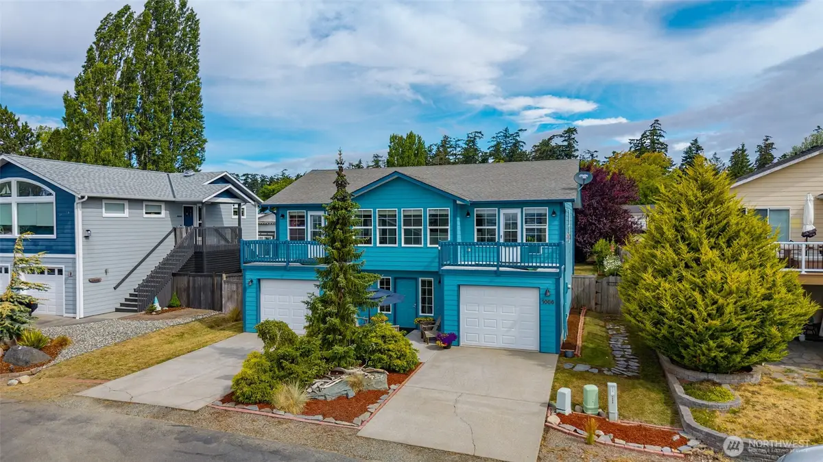 1086 Landing Circle, Oak Harbor, WA 98277 - #1