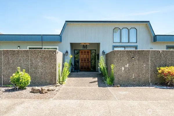 745 Marine View Drive, Longview, WA 98632