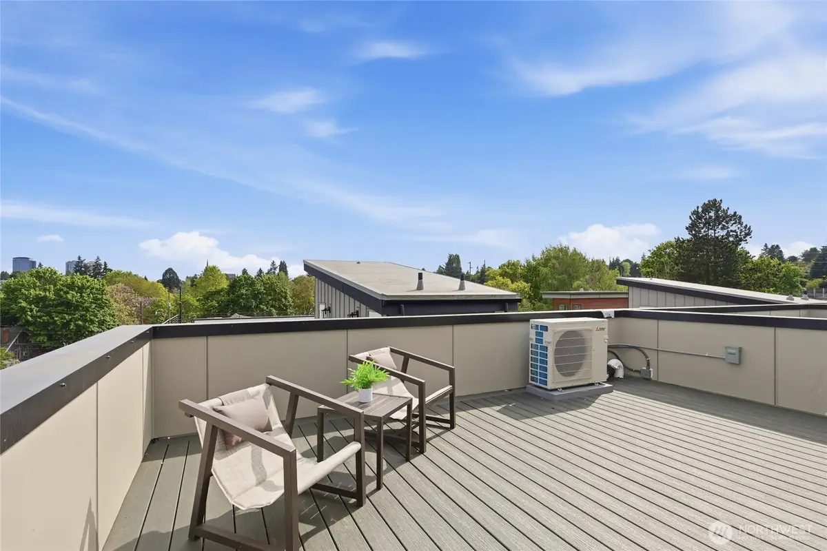 6221 9th Avenue Ne, Seattle, WA 98115 - #1