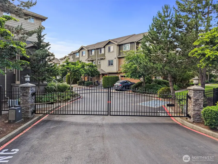 4600 NE 3rd Lane #E3, Renton, WA 98059 - #2