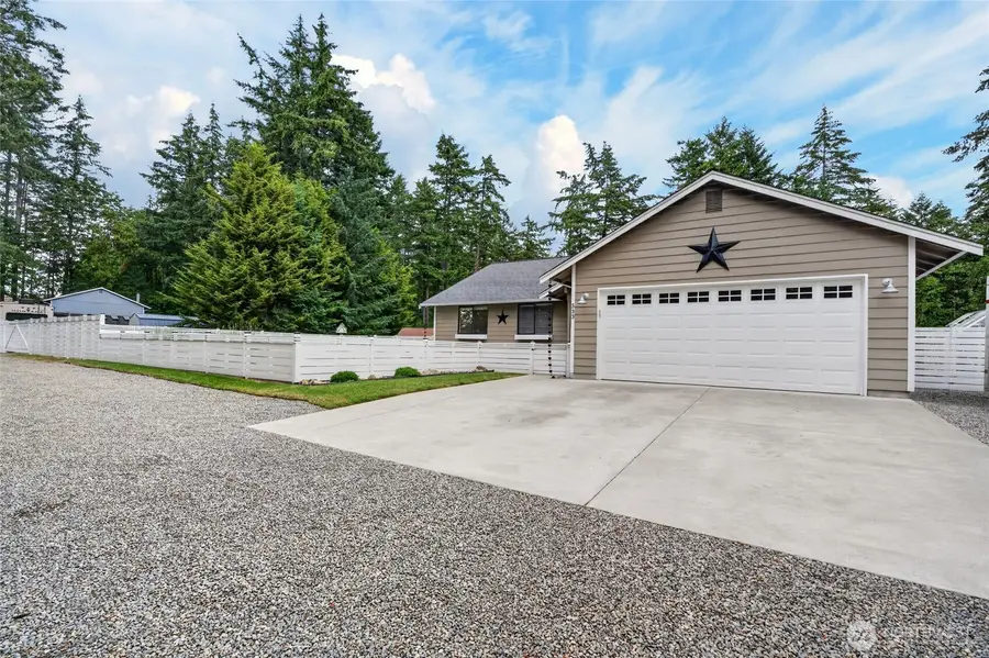 533 6th Court, Fox Island, WA 98333 - #2