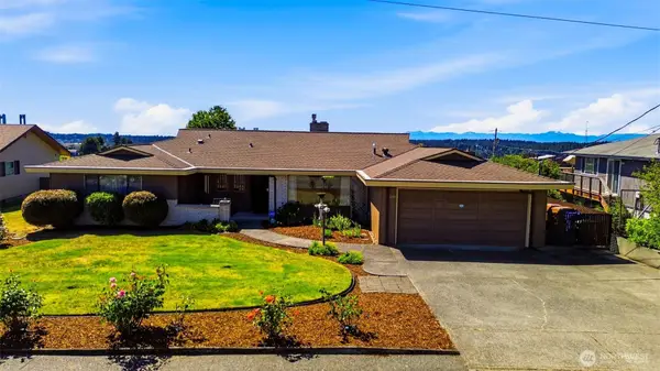 1874 Lenore Drive, Tacoma, WA 98406
