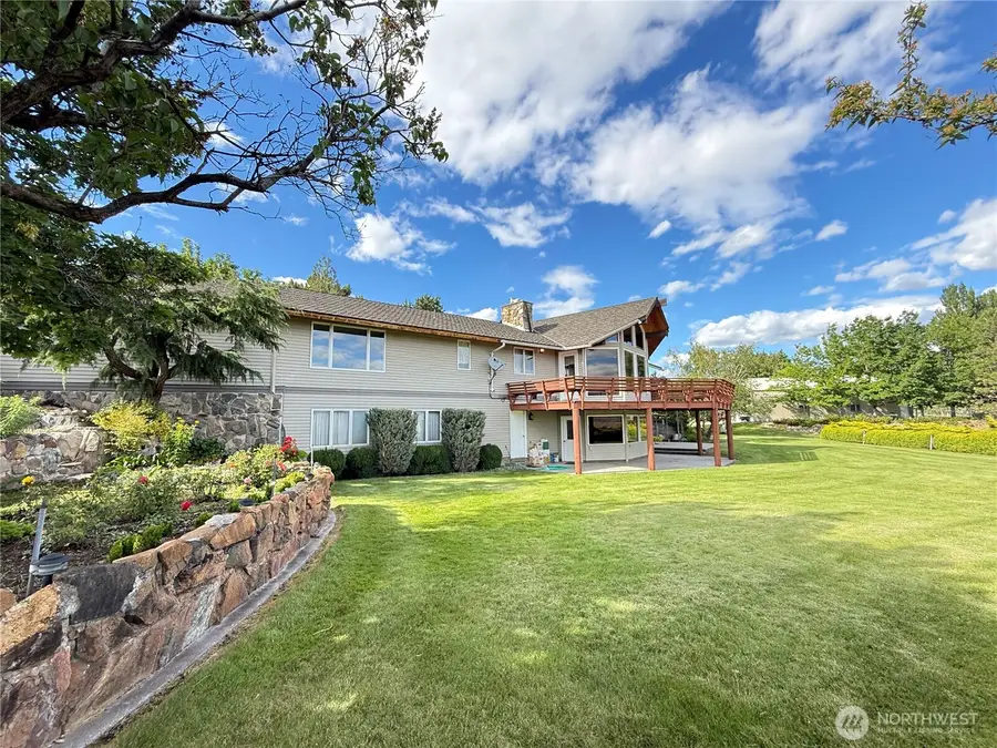 24 Valley View Drive, Omak, WA 98841 - #2